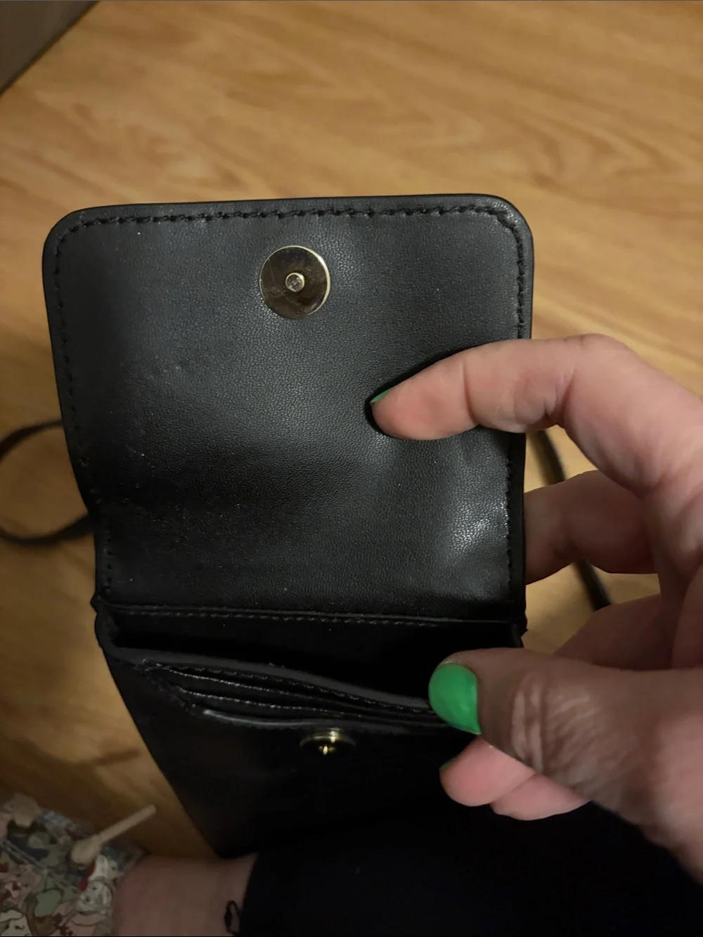 kate spade black leather small crossbody phone pouch with gold chain